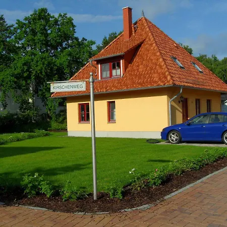 Zum-luetten-leuchtturm Glowe