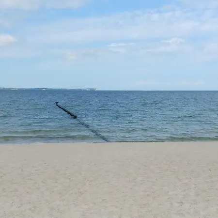 Zum-luetten-leuchtturm Glowe