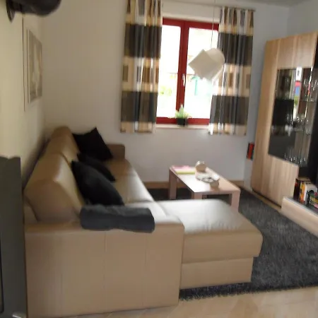 Zum-luetten-leuchtturm Glowe