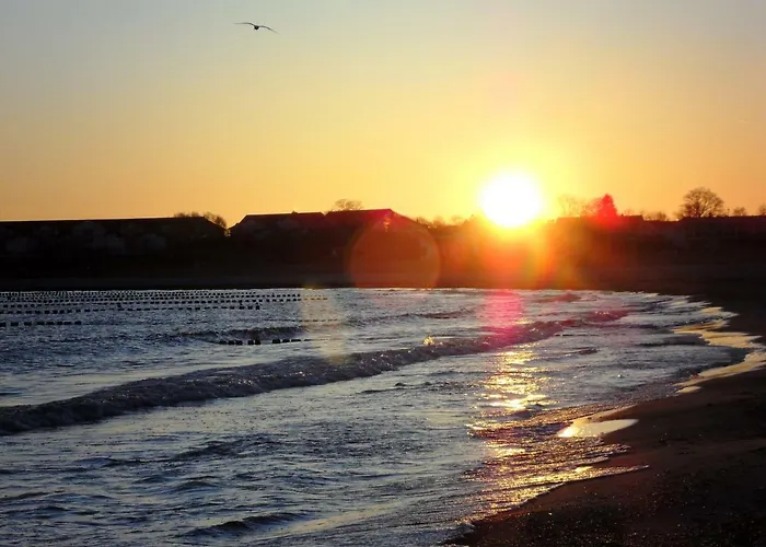 Zum-luetten-leuchtturm بيت للعطل *